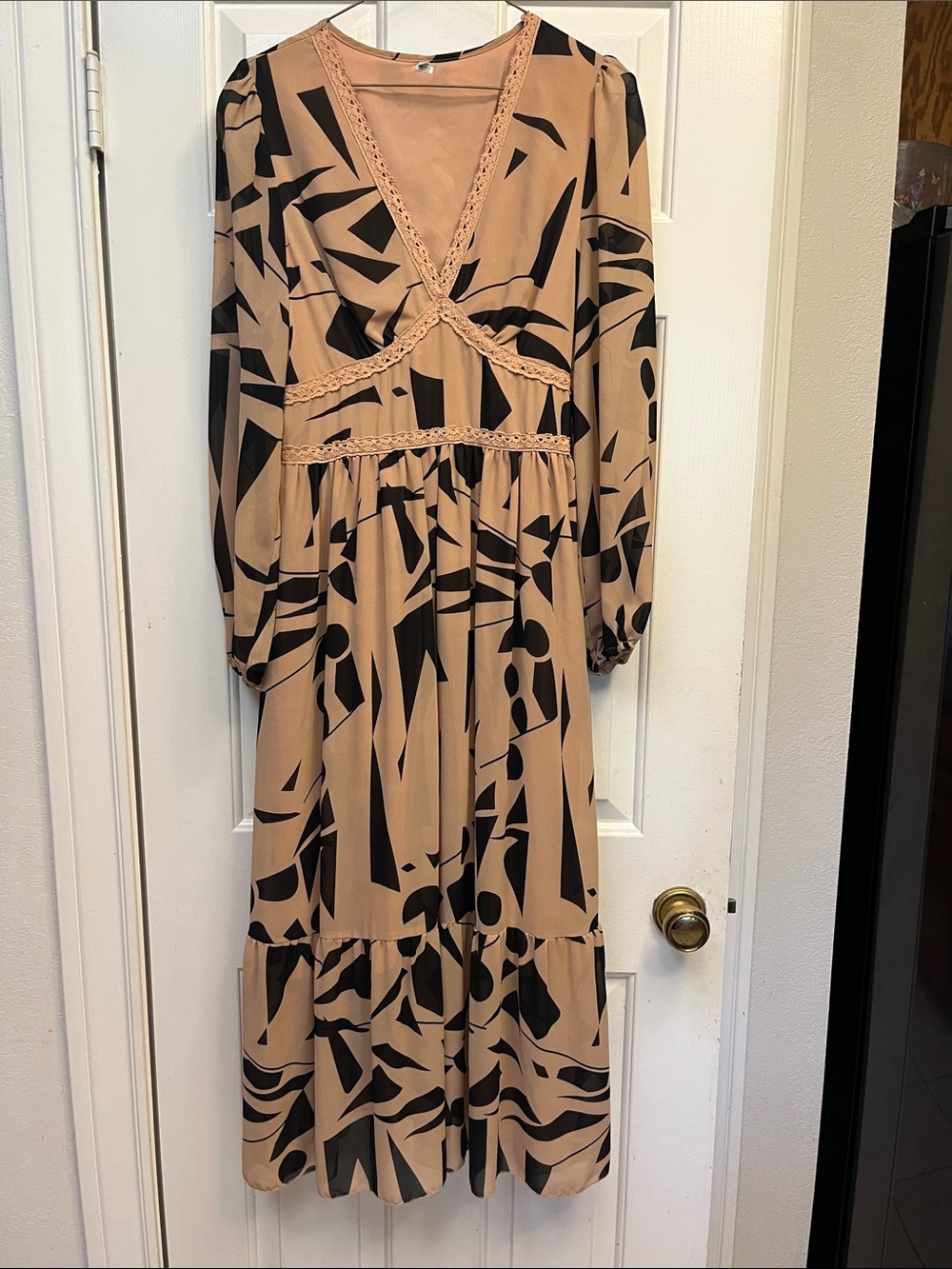 Beige/black Flowing Maxi Dress S NWOT
